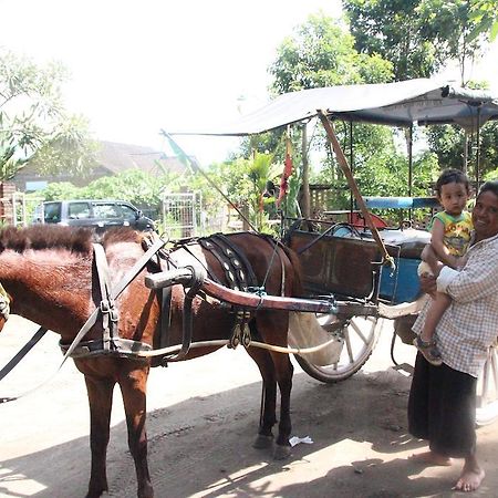 Omah Garengpoeng Guest House Magelang Esterno foto