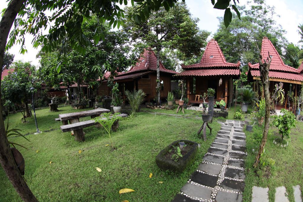 Omah Garengpoeng Guest House Magelang Esterno foto